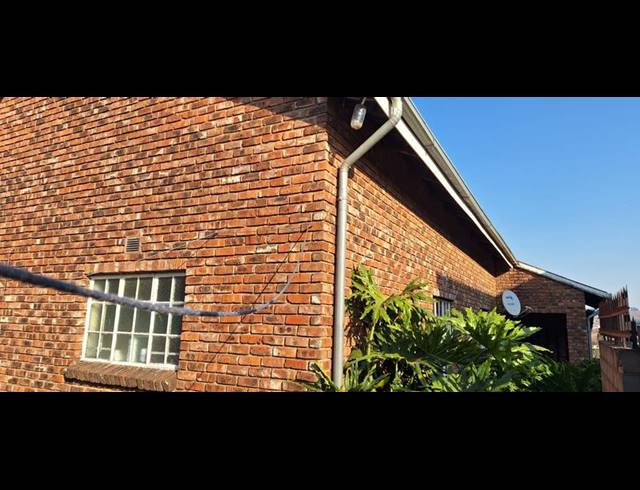 4 BEDROOM HOUSE FOR SALE IN PIET RETIEF